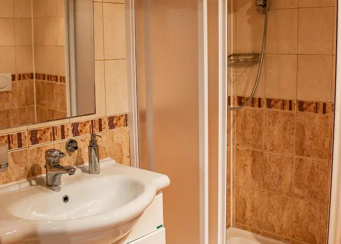 Kotvas 3* ميلوفيتسي